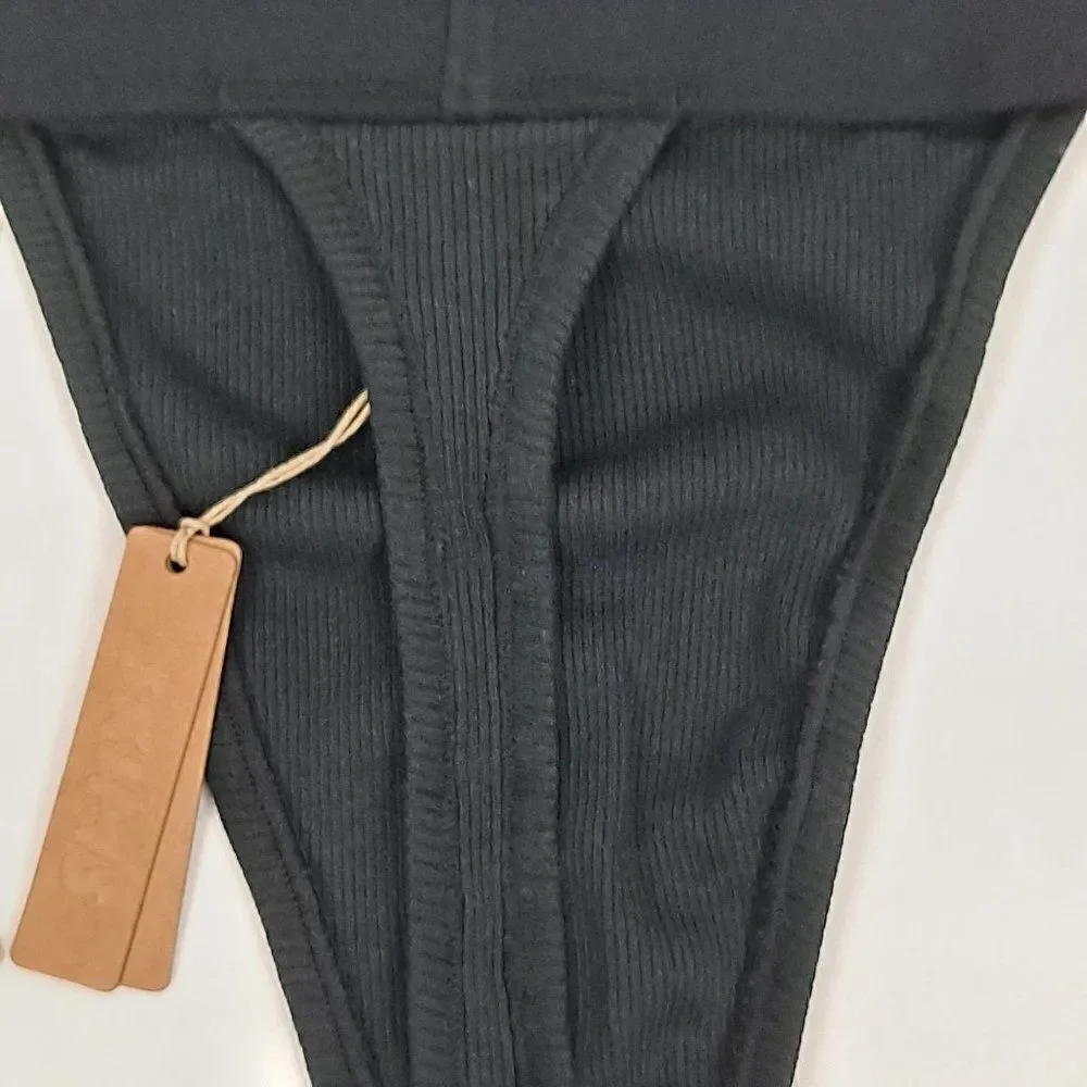 2 pair SKIMS ribbed thongs NWT‎